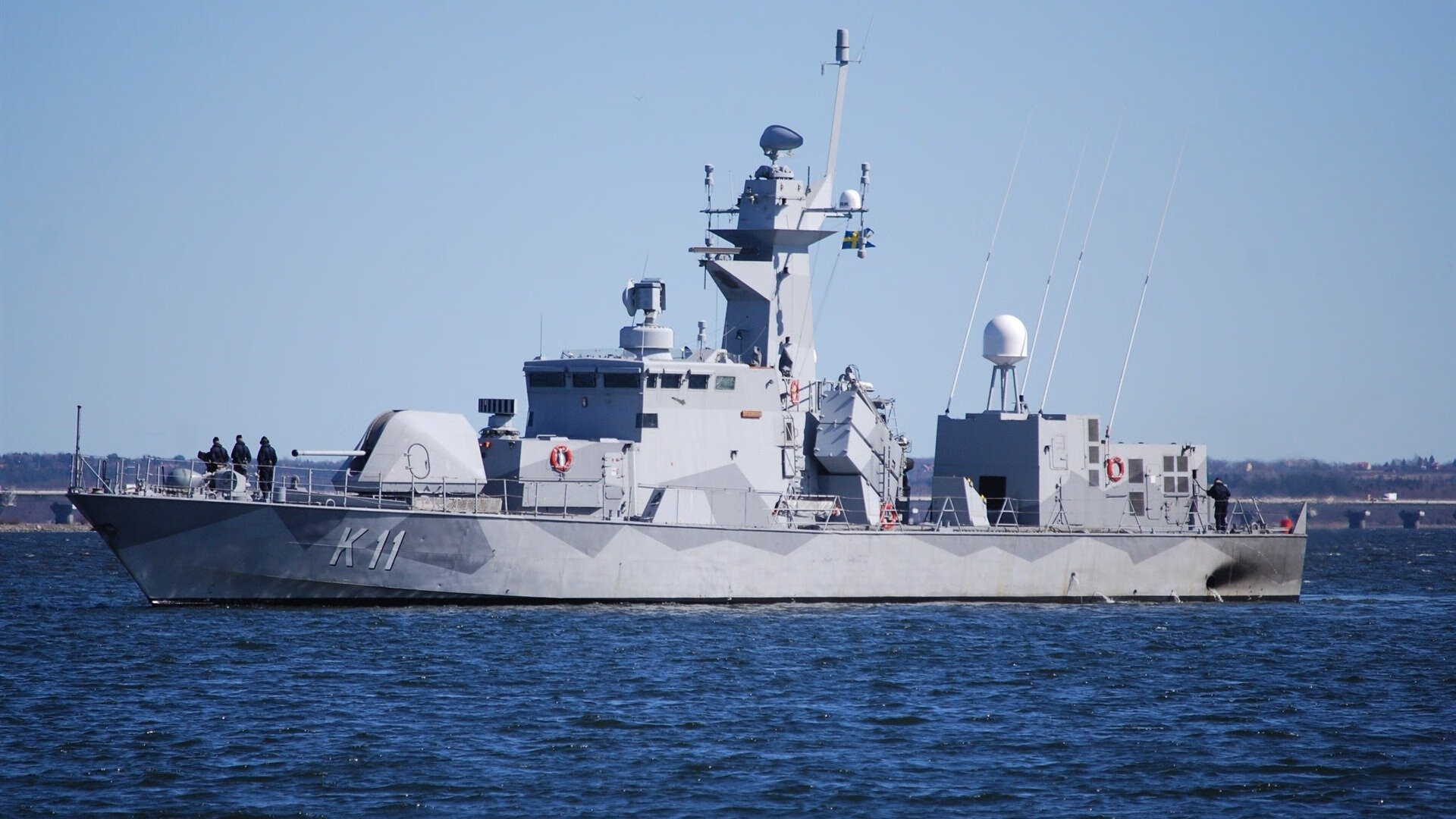 黄潜奇迹与蓝月新王，足球之夜的双重交响