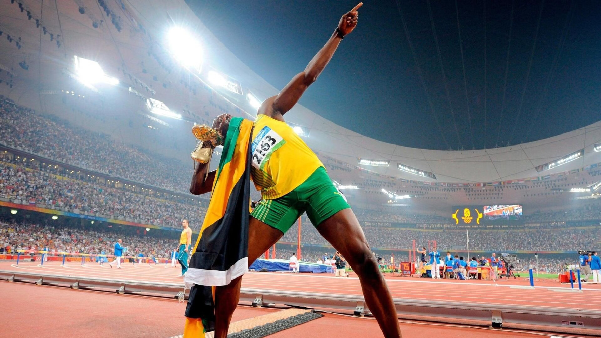 赛道上的逆袭，迈凯伦力克红牛，勒克莱尔惊艳四座