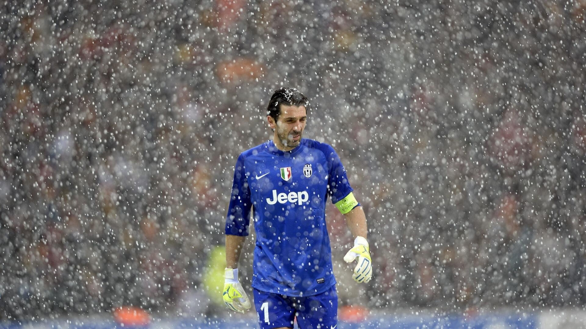 梅赛德斯逆转法拉利，佩雷兹关键制胜，策略与勇气的完美结合